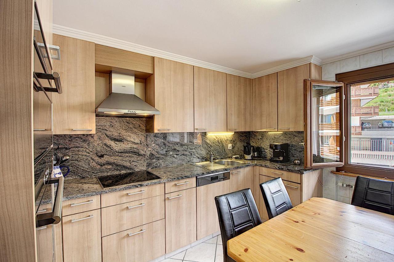Plein Coeur De Montana Avec Parking Au Pied Du Ski-Lift! Apartment Кранс Монтана Екстериор снимка